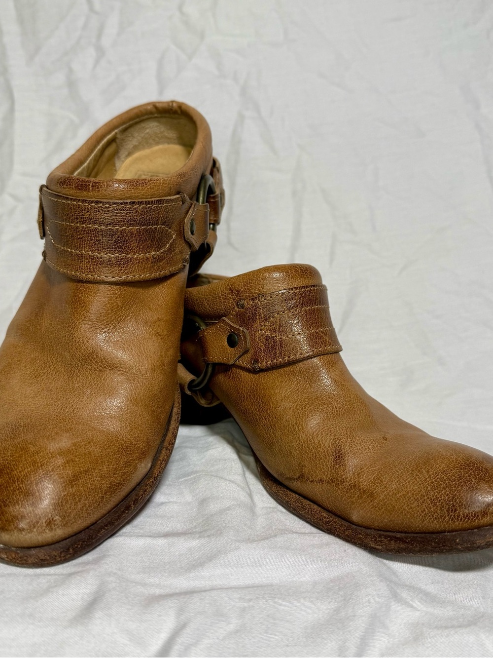 FRYE Carson Harness Mule Clog for Women Size 8 in Distressed Camel Leather